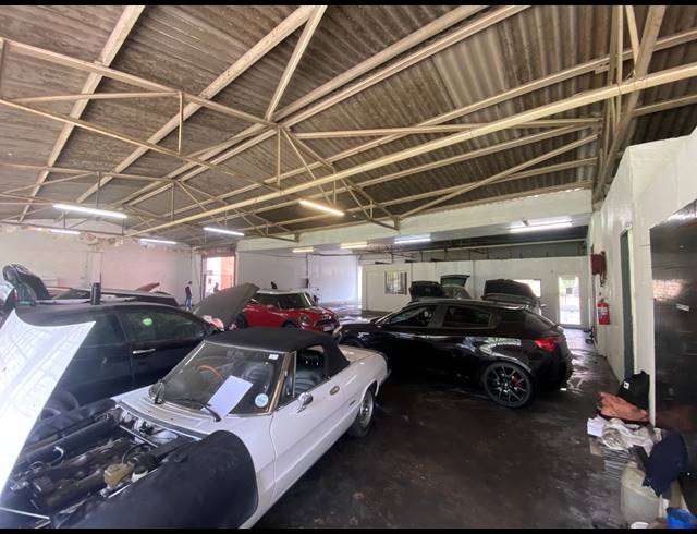 550M² WAREHOUSE TO LET IN BRIARDENE